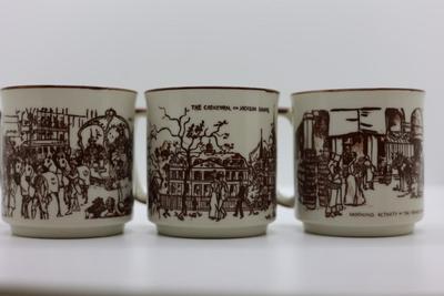 D.H. Holmes Vintage New Orleans Coffee Mugs With Original Box (3)