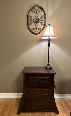 Hall Entry Lot~ 3 Drawer Side table, lamp, & Wall Decor*Read Details