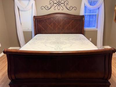 KING Size Sleigh Bed *Read Details