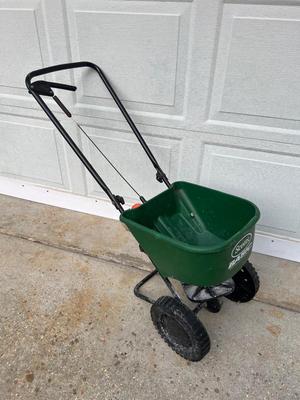 SCOTTS Small Basic Broadcast Spreader