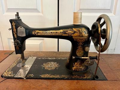 ANTIQUE SINGER SEWING MACHINE