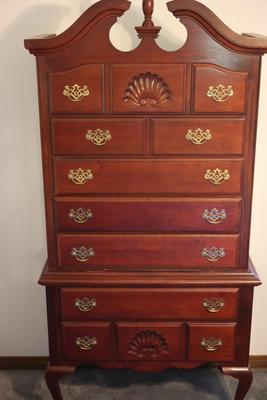 Queen Anne Style Highboy Dresser / Tall chest