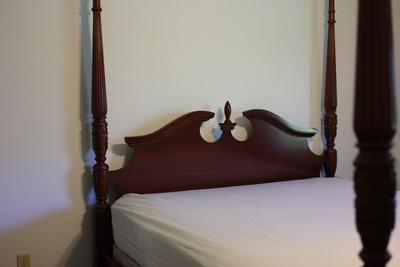 4 Post Bed W/ Mattress Queen Size (see description)