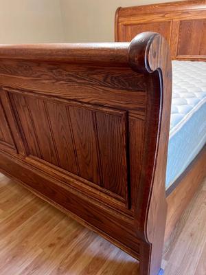 Queen Size Solid Wood Sleigh Bed