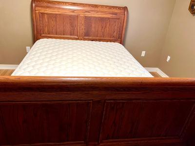 Queen Size Solid Wood Sleigh Bed