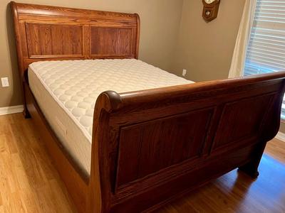 Queen Size Solid Wood Sleigh Bed