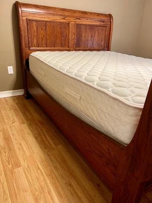 Queen Size Solid Wood Sleigh Bed