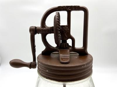 No. 20 DAZEY Churn Glass Butter Churn with Wood Paddle