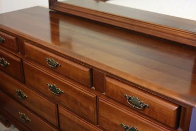 (10) Drawer Dresser With Mirror - Great Condition