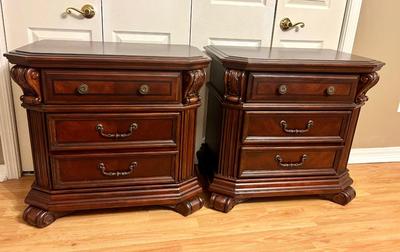 BROYHILL 3 Drawer Night Stands