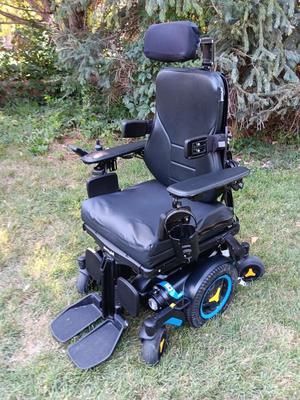 Permobil M3 Corpus Mobility Chair with Charger > power recline, leg lift, Wonderful working condition