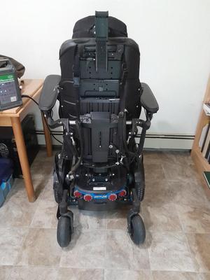 Permobil M3 Corpus Mobility Chair with Charger > power recline, leg lift, Wonderful working condition