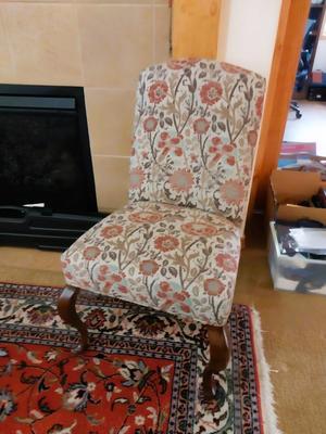 UPHOLSTERED SIDE CHAIR