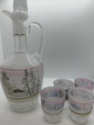 Beautiful Decanter with Four (4) Shot Glasses