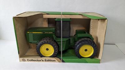 Ertl 8760 John Deere 4WD Tractor In Box- Stk # 5595
