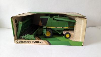 Ertl 9600 John Deere Combine In Box- Stk # 546