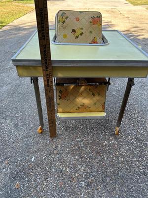 1950â€™s - 1960â€™s Vintage Kids High Chair