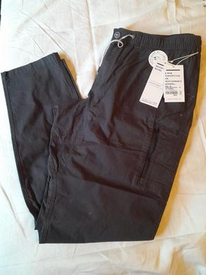 Brand new Men's XXL Vuori Adventure bound Ripstop series Pants.