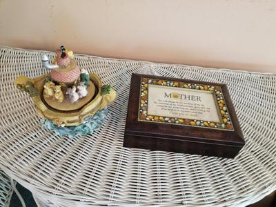 2 Music Boxes
