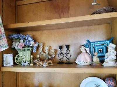 Figurines