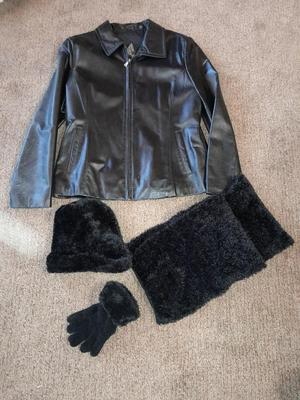 Tiboa leathers Large Women's leather jacket with gloves, hat and scarf