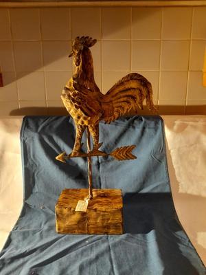 Rustic Tin rooster decor