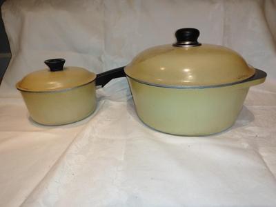 Vintage aluminum club cookware pots with lids