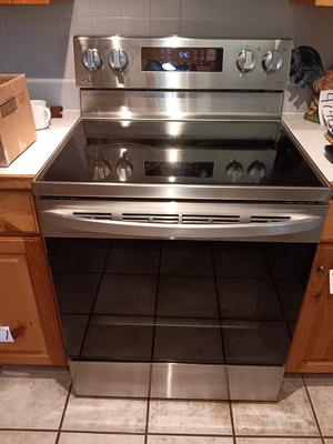LG Stainless steel Electric Range with hood