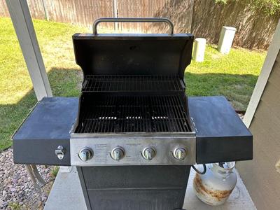 EXPERT PROPANE GRILL WITH NEW COVER AND GRILLING UTENSILS