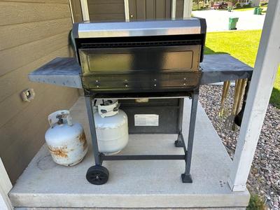 EXPERT PROPANE GRILL WITH NEW COVER AND GRILLING UTENSILS