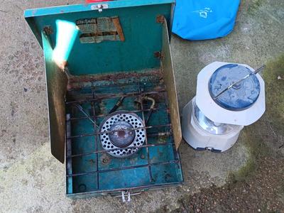 Vintage benzo-Matic propane camp cook stove with lantern