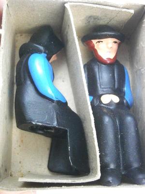 DUTCH BUGGY Amish Couple Cast Metal Figures