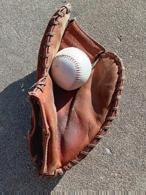 Old Baseball glove with baseball MARKED DEBOW 652 Genuine leather.