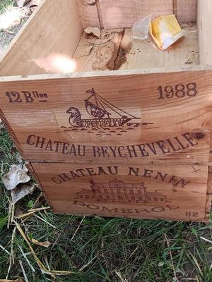 Two wooden Wind crates Chateau BF 1988 and 1982