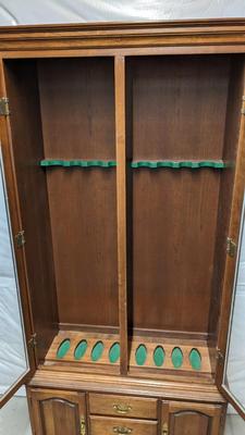 Locking Gun Display Cabinet