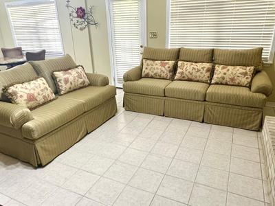 STYLE LINE Couch & Loveseat *Read Details