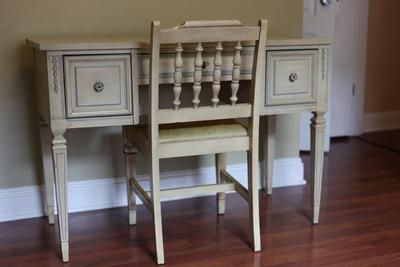 Mid-Century Modern Vanity Table