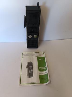 Vintage Realistic 2-watt Solid-state TRC-201 C.B. 14 channel Walkie Talkie with instructions