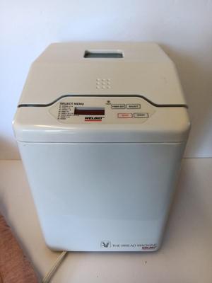 Nice electric Welbilt bread maker machine with storage dust cover