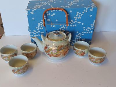 New in box - Original Japanese Tea set / tea pot with 5 cups Painted dragon