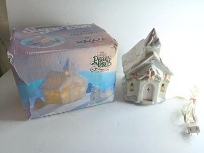 Enesco Precious Moments Sugar Town Chapell / Church