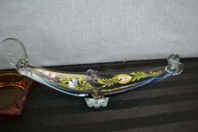 LOT 37. VINTAGE GLASSWARE