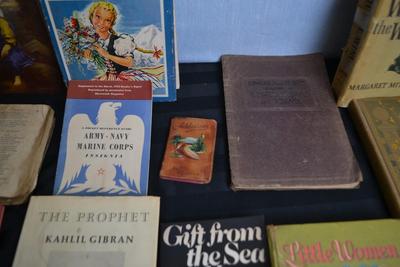 LOT 38. VINTAGE AND ANTIQUE BOOKS