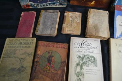 LOT 38. VINTAGE AND ANTIQUE BOOKS