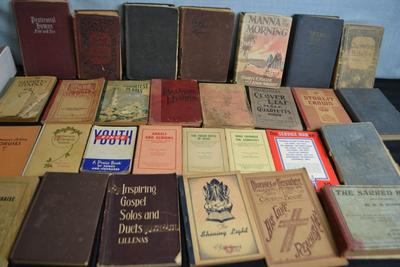 LOT 39. VINTAGE AND ANTIQUE BOOKS