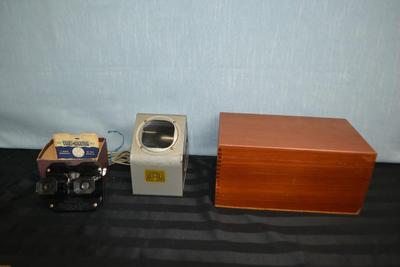 LOT 43. VINTAGE VIEW MASTER, SLIDE VIEWER AND WOOD BOX