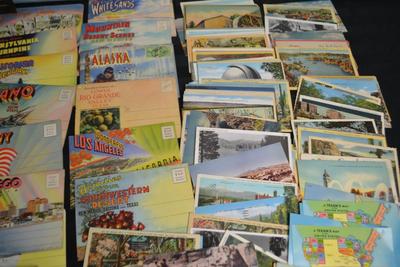 LOT 58. COLLECTION OF VINTAGE AND ANTIQUE POST CARDS