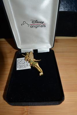 LOT 72. TINKER BELL PIN