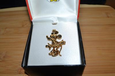 LOT 74 MINNE MOUSE PIN