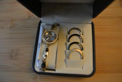 LOT 76.  VINTAGE LADIES TINKERBELL WATCH WITH CHANGEABLE BEVELS